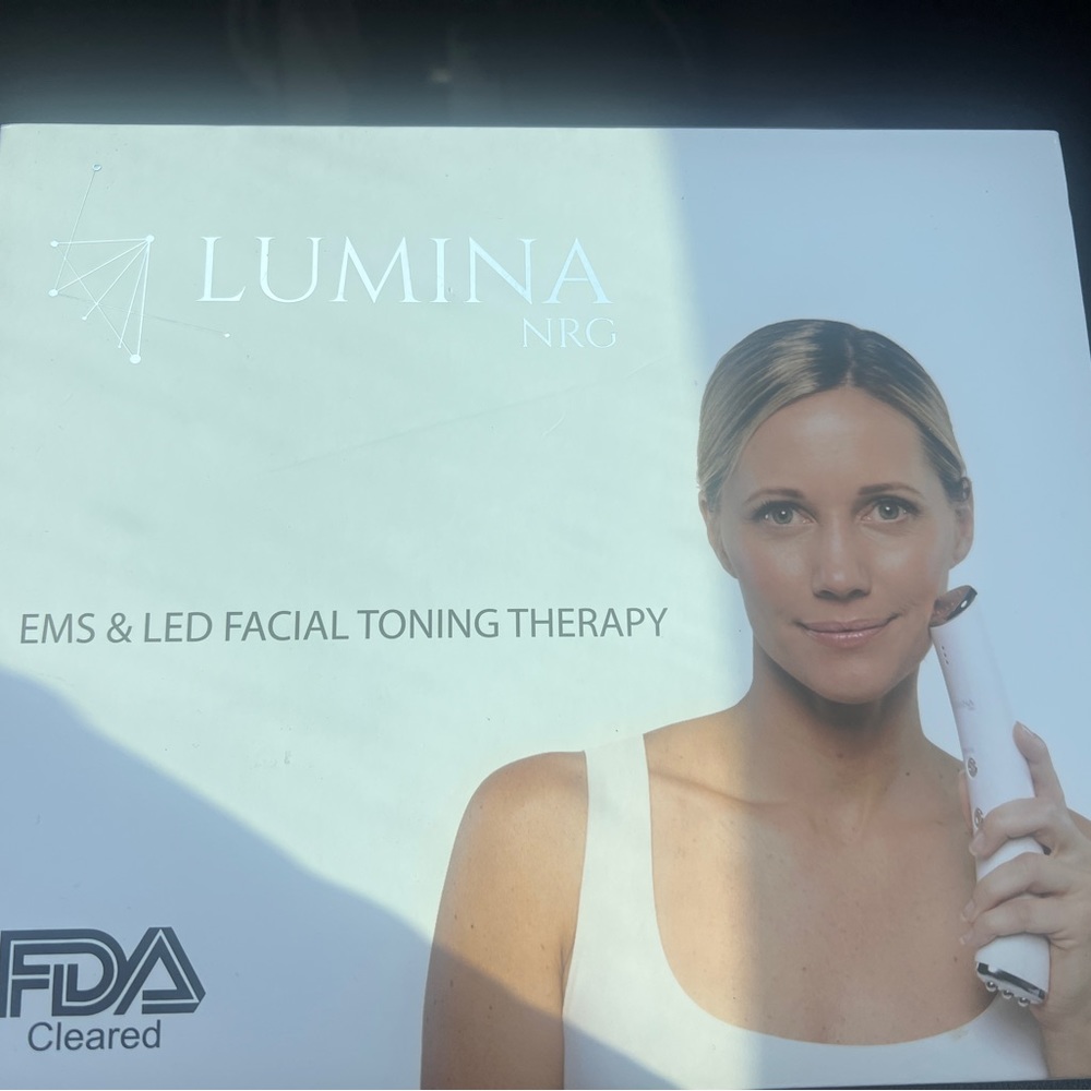 New Lumina nrg emd & led facial toning therapy.